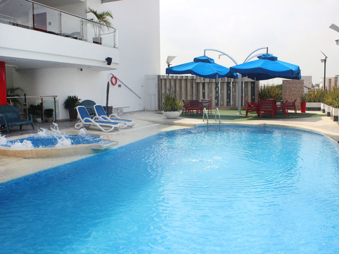 中庭广场酒店主图