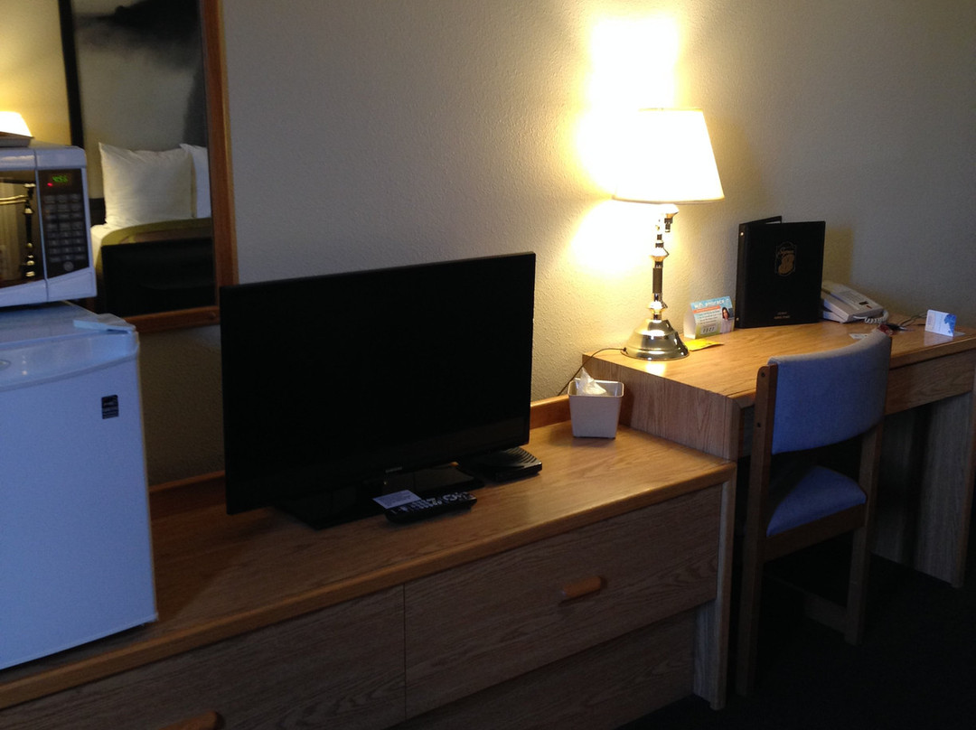 Super 8 by Wyndham Moose Jaw SK主图