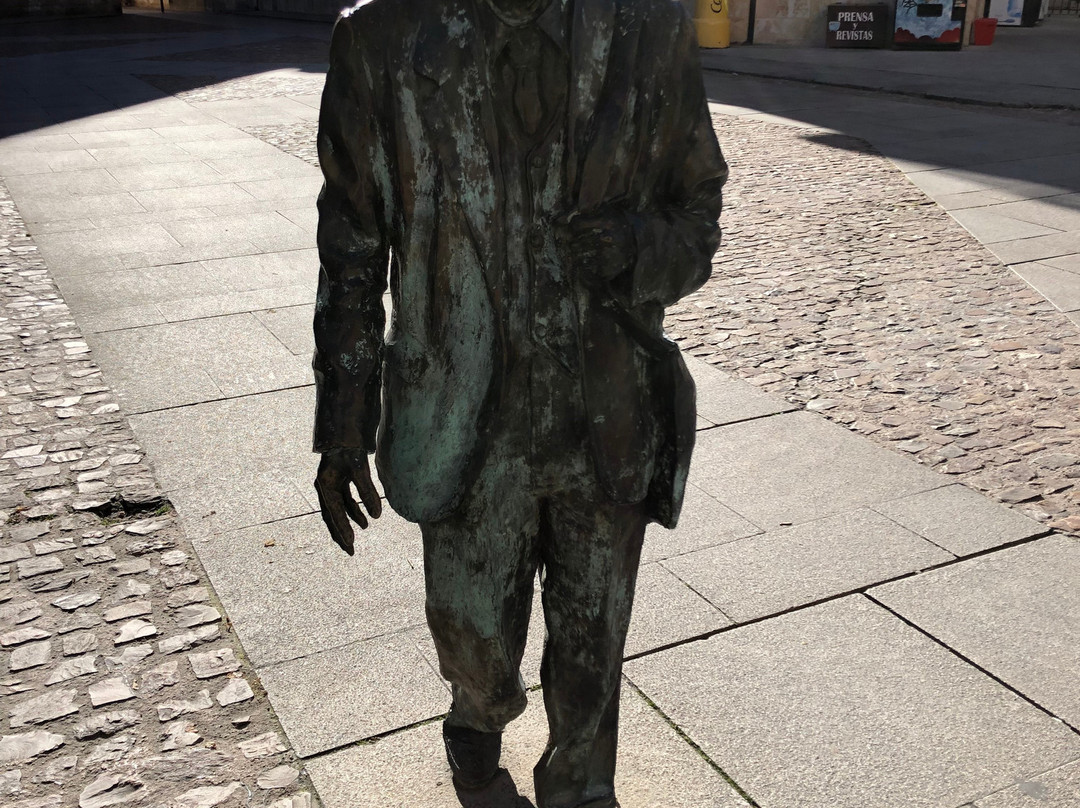 Monumento a Herminio Ramos-萨莫拉必去景点