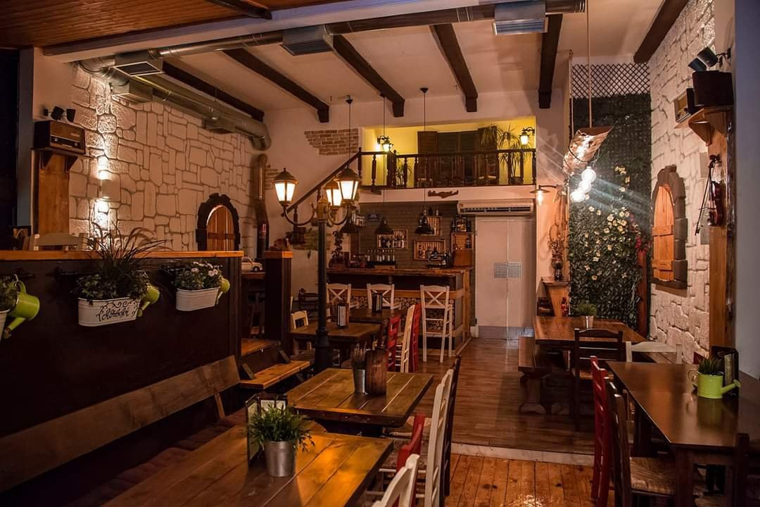 Nea Erythraia餐馆和美食-Athivoli