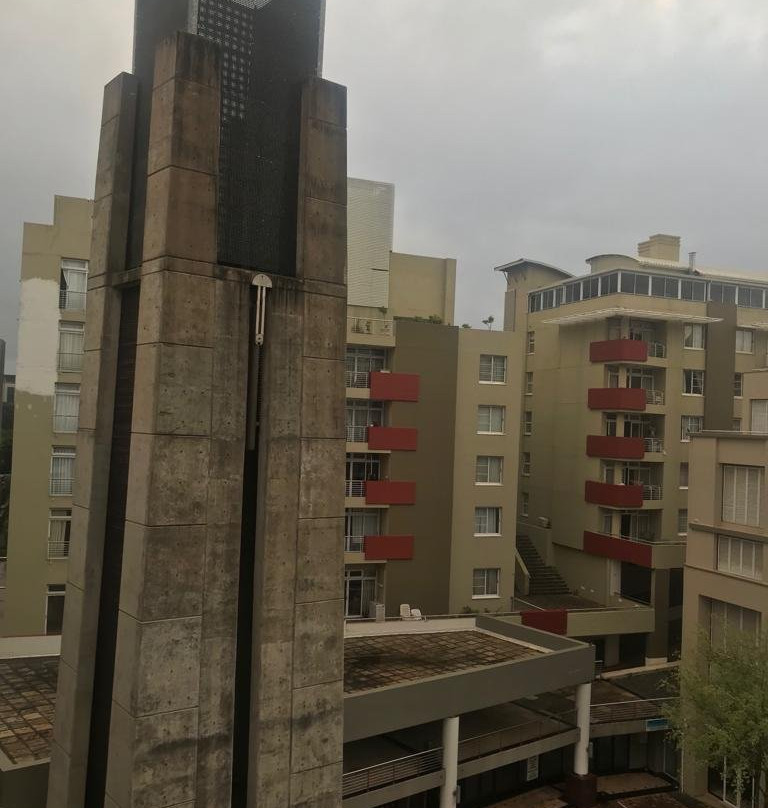 三城皇家棕榈港威酒店主图