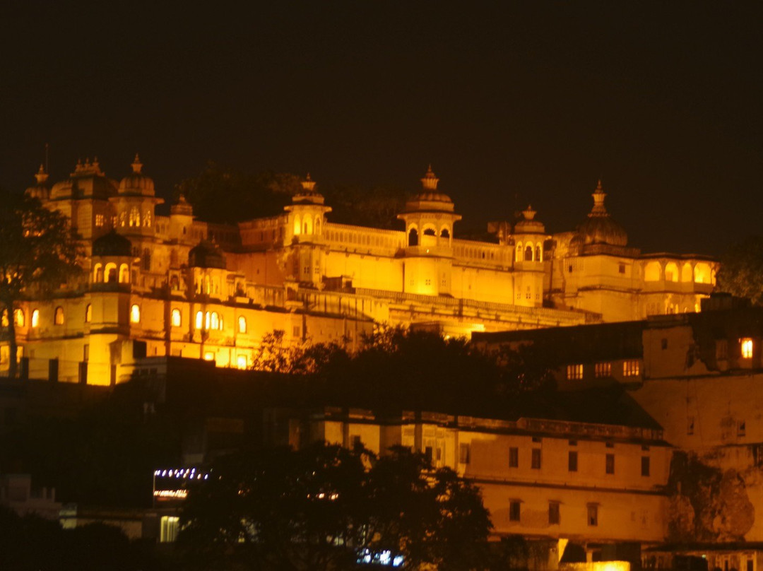 皮丘拉湖酒店主图