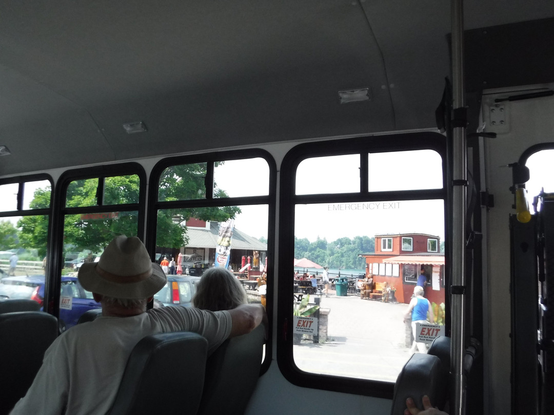 Discover Niagara Shuttle-尼亚加拉大瀑布必去景点