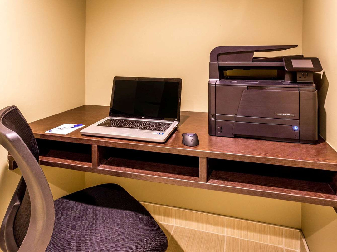 Microtel Inn & Suites by Wyndham Whitecourt主图