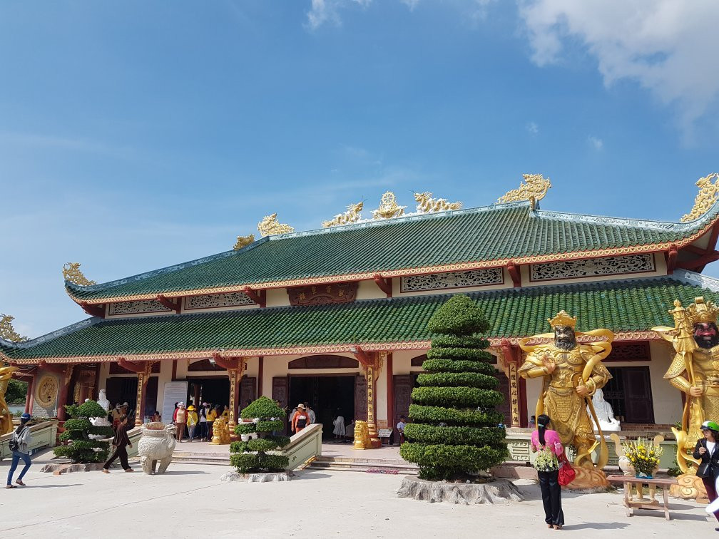 Quan Am Phat Dai Temple-Bac Lieu必去景点