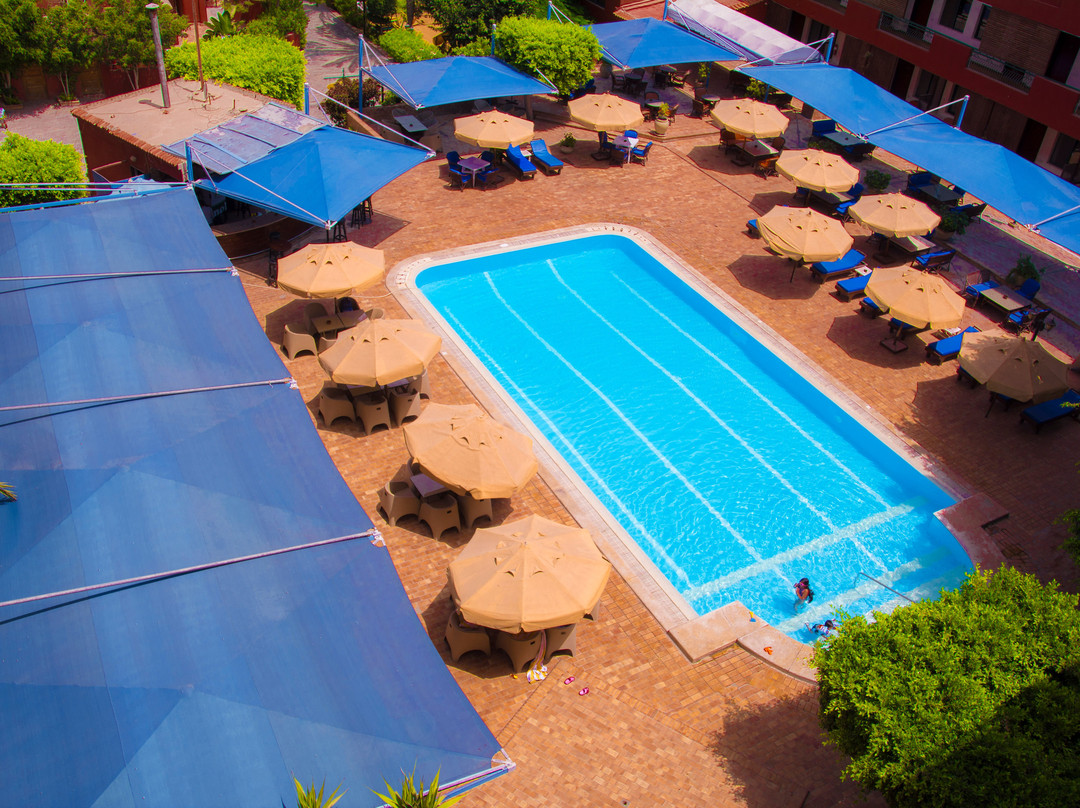 阿德汗复合酒店主图