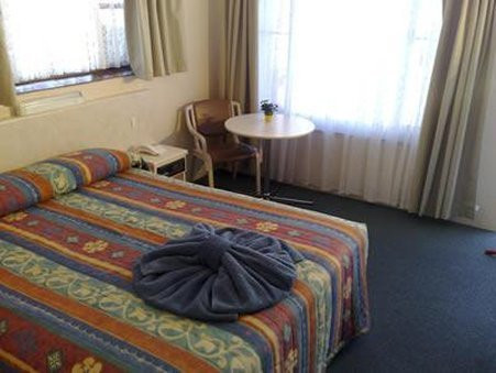 蓝宝石城市汽车酒店主图