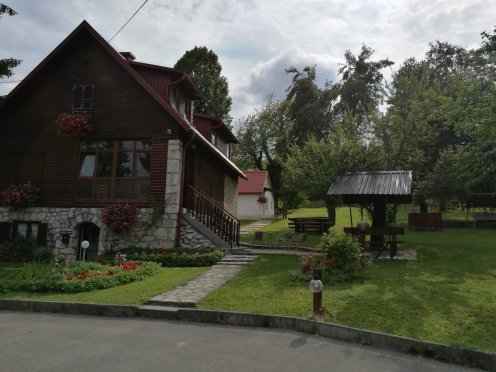 Javorina House-官方