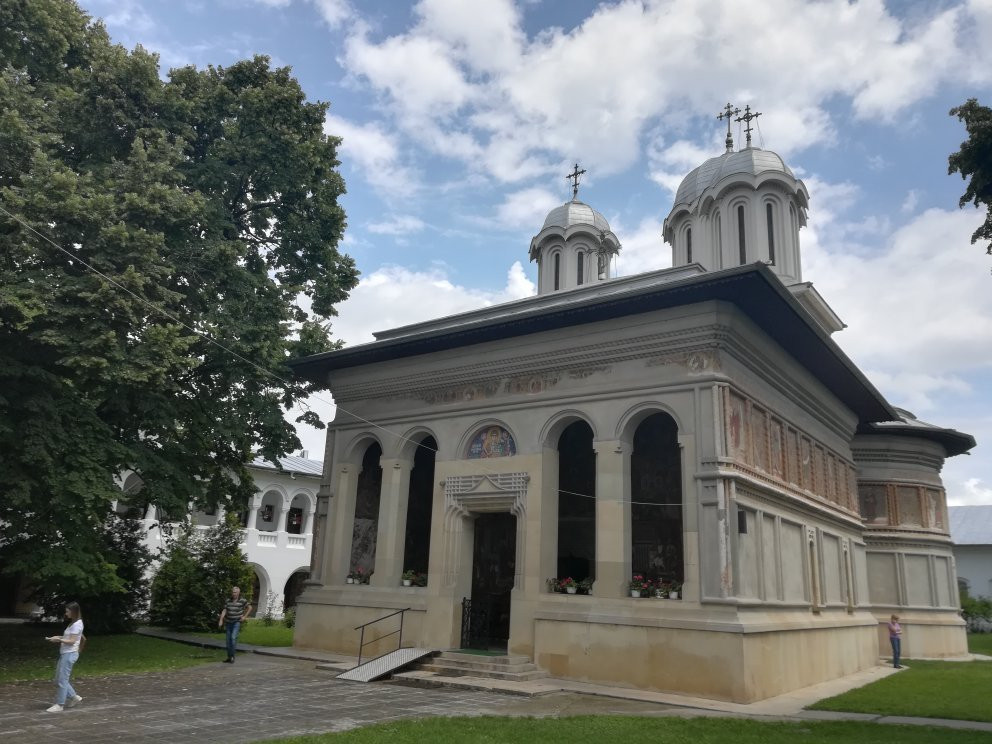 Caldarusani Monastery景点图片