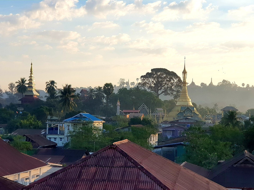Ngwe Moe Hotel Mawlamyine主图