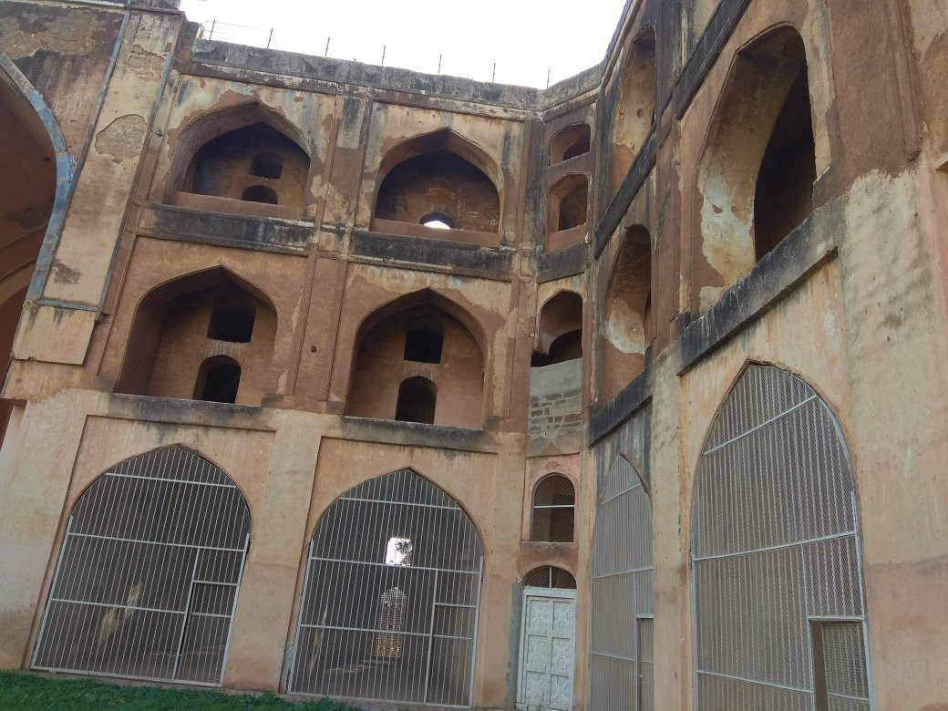 Mahamud Gawan Madrasa景点图片