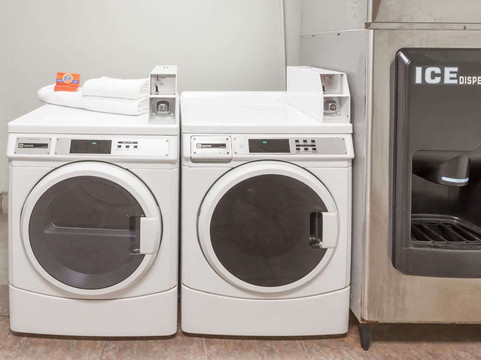 奇卡沙速8酒店主图