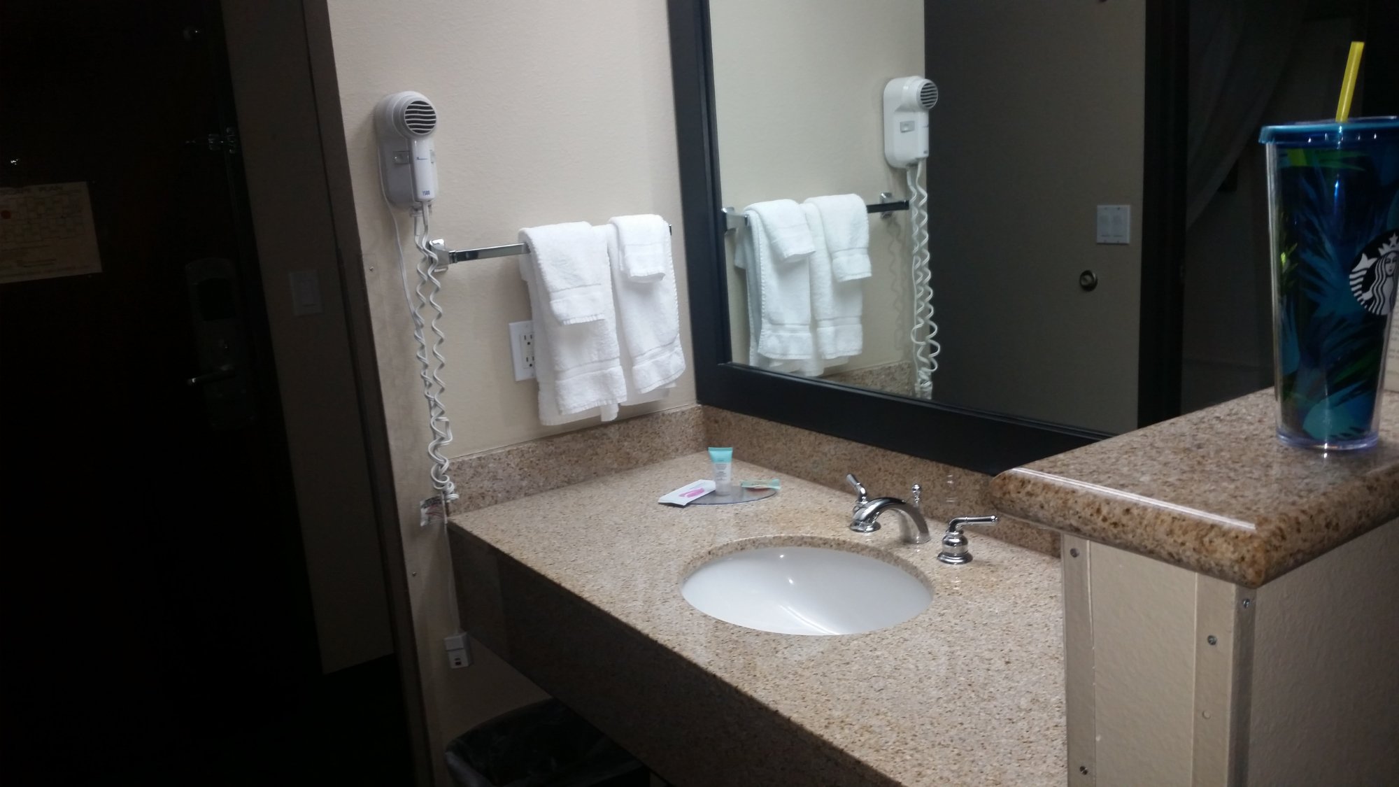 Holiday Inn Express & Suites Lincoln City, an IHG hotel-浴室