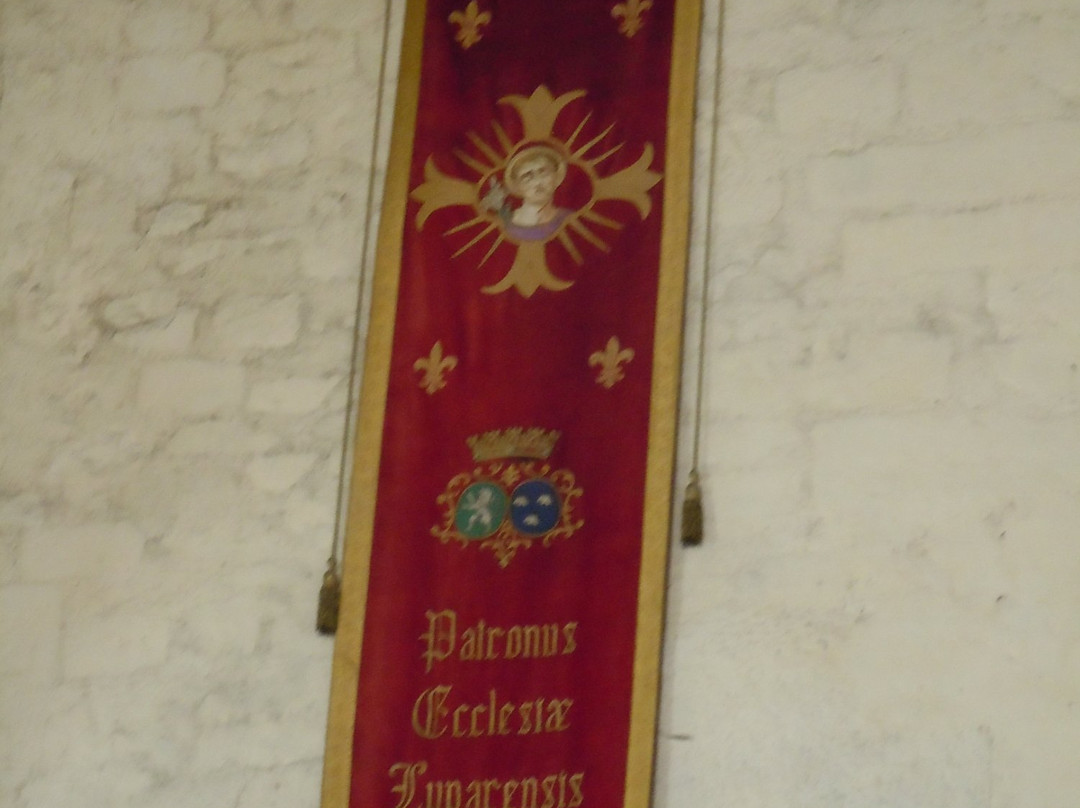 Église Saint-Justin-Louvres必去景点