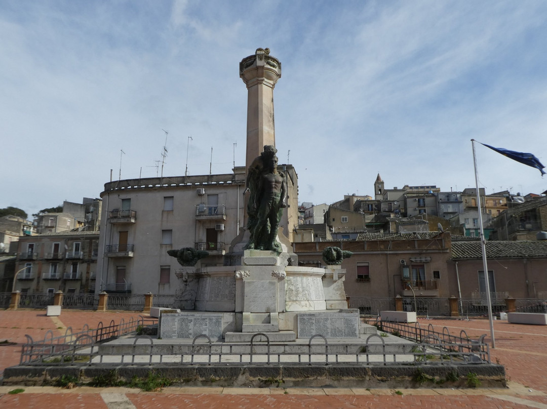 Monumento ai Caduti景点图片