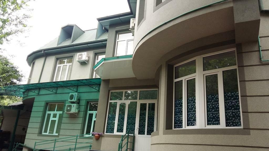 Ohangaron酒店住宿-Hotel Riverside