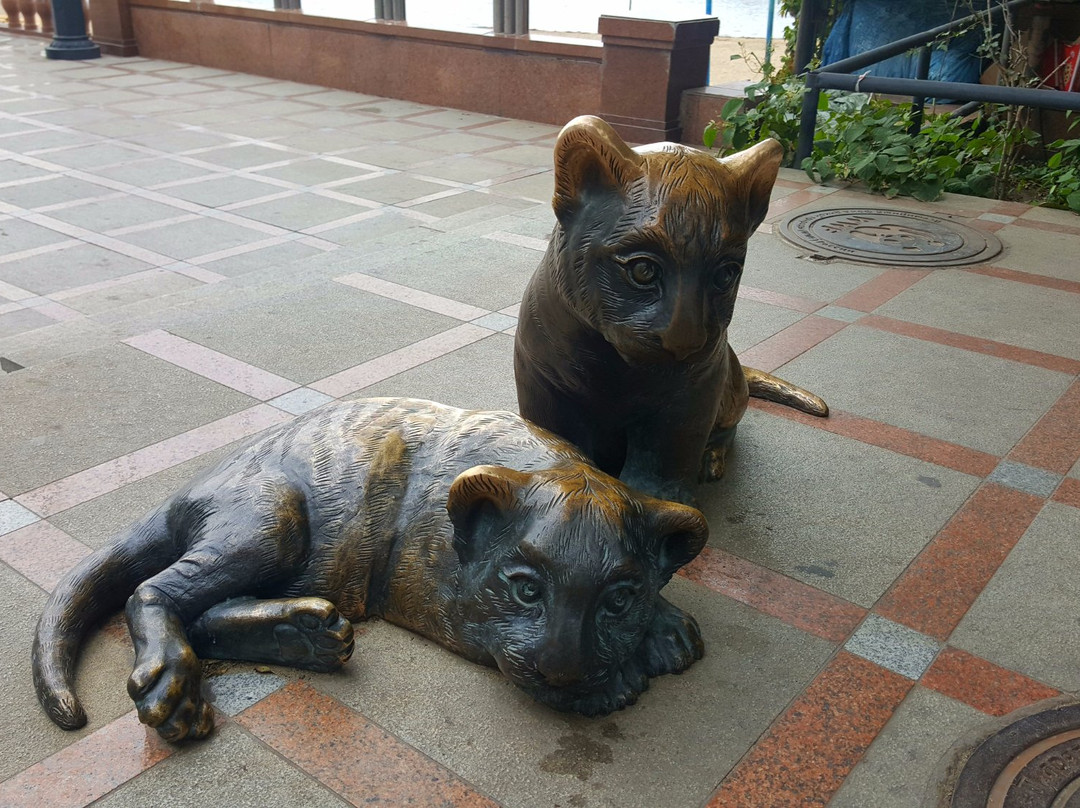 Sculpture Tigers-海参崴必去景点