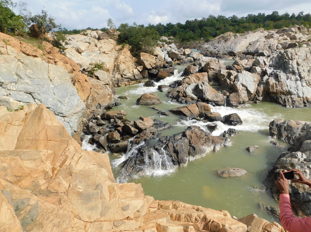 Bhimkund Waterfall-Keonjhar必去景点