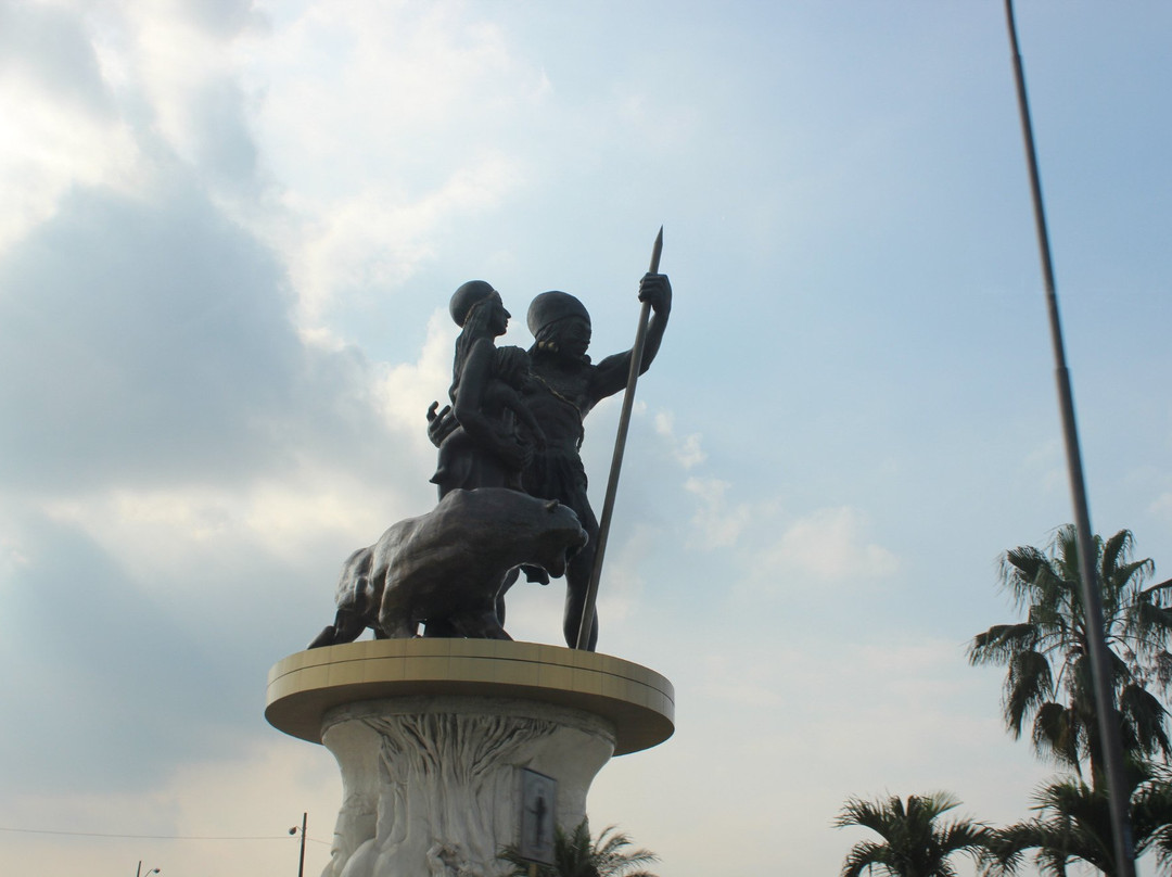 Monumento a Guayas y Quil景点图片
