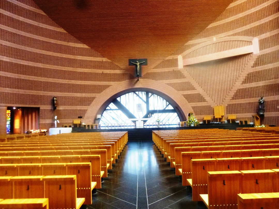 Cathedrale de la Resurrection Saint Corbinien-埃夫里必去景点