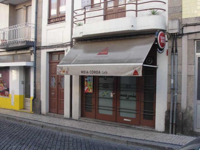 Vila das Aves旅游景点-Meia Coroa Café