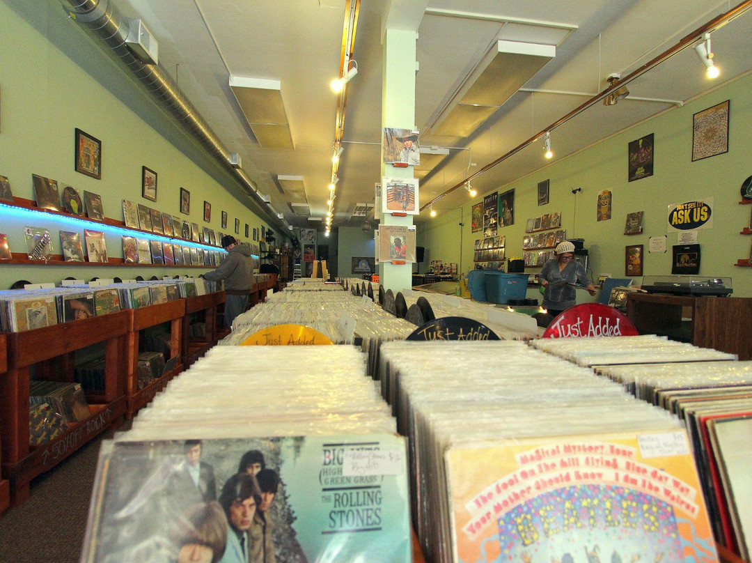 Black Hills Vinyl-拉皮德城必去景点