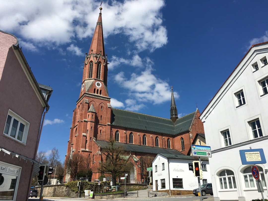 Stadtpfarrkirche St. Nikolaus景点图片