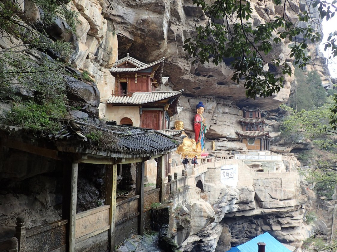 石钟山石窟-剑川县必去景点