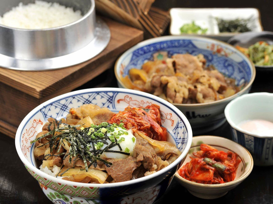 Monsieur SANDAKAN本店