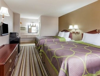 Mount Vernon酒店住宿-Super 8 by Wyndham Mt. Pleasant TX