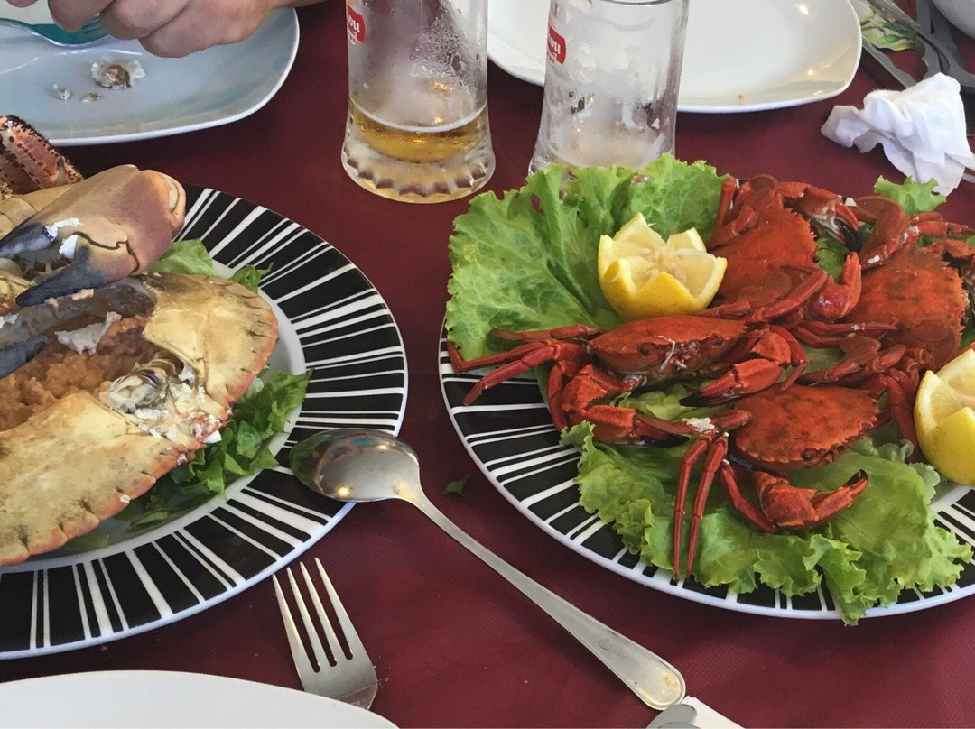 Las Rozas de Valdearroyo餐馆和美食-Restaurante Tres Mares