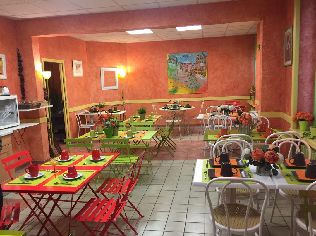 弗拉尼亚酒店主图