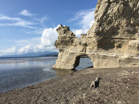 厚泽部町旅游景点-Kuguri Rock