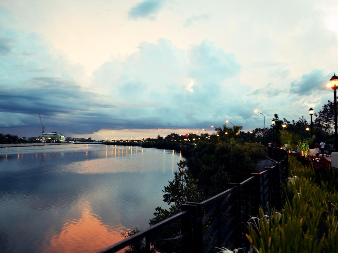 Iloilo River Esplanade景点图片