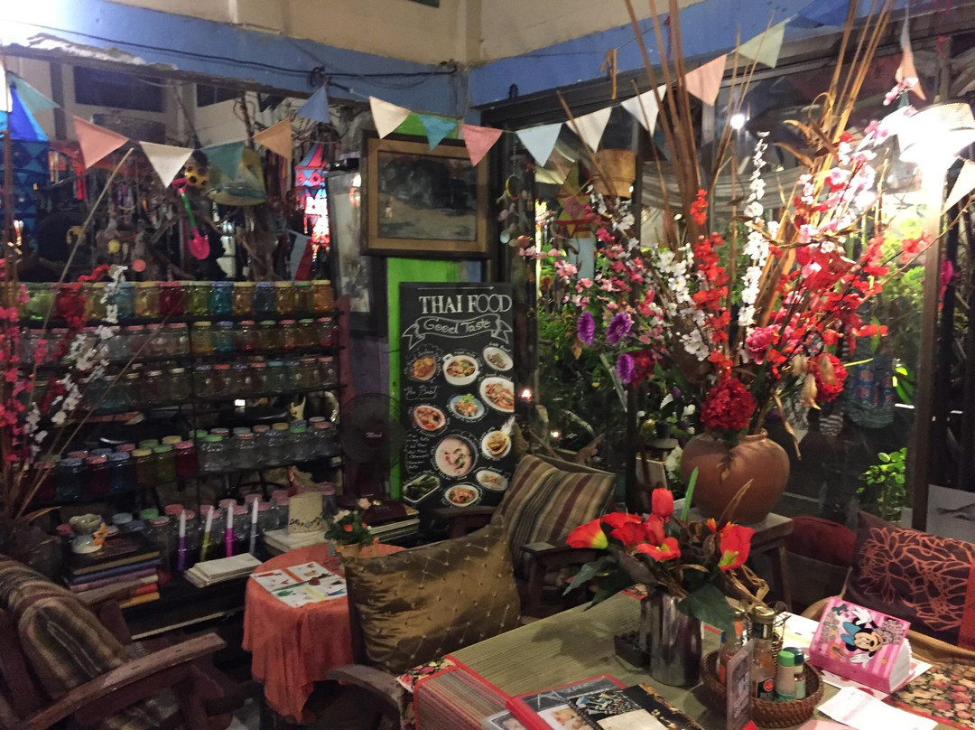 艺术空间展览及音乐酒吧-卡塔海滩必去景点