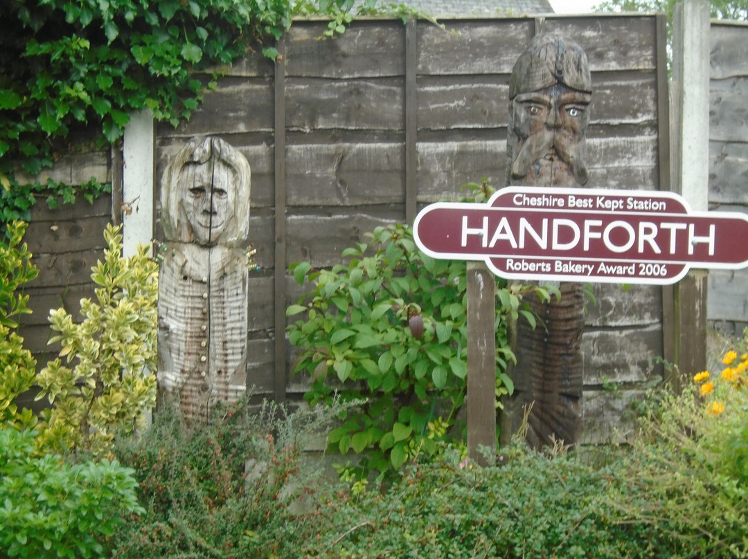 Handforth Railway Station景点图片