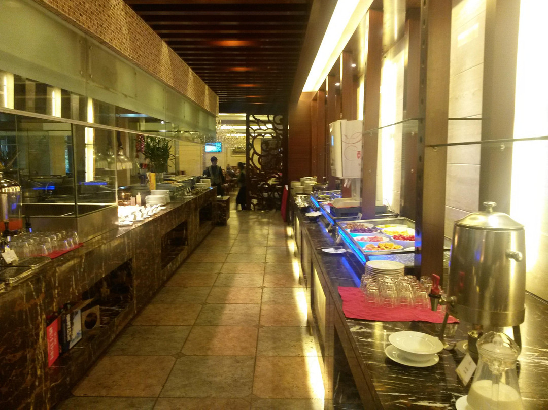 德清皇冠假日酒店主图