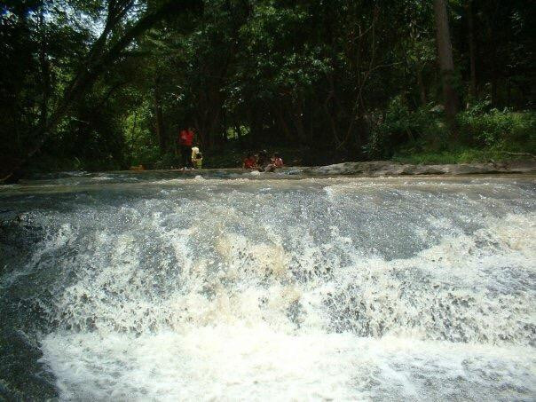 Samrong Kiat Waterfall  (Namtok Pisad)景点图片