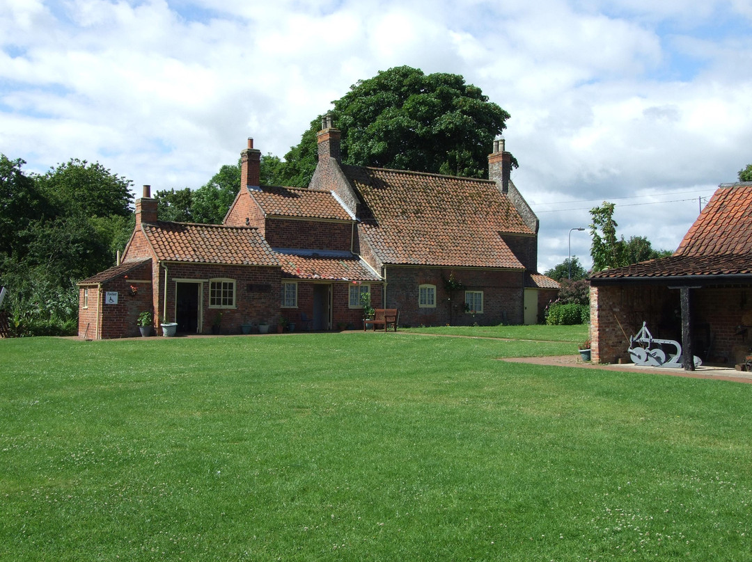 The Village, Church Farm景点图片
