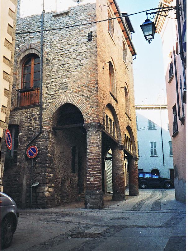 Palazzo Alcarini (Casa di Teodolinda)景点图片