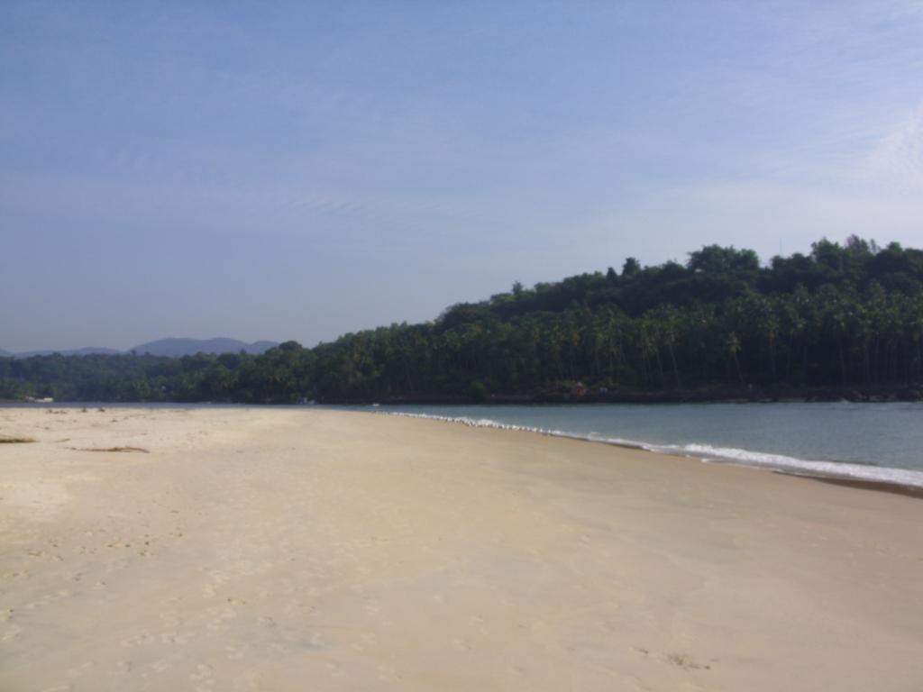 Mobor Beach-萨尔塞特必去景点