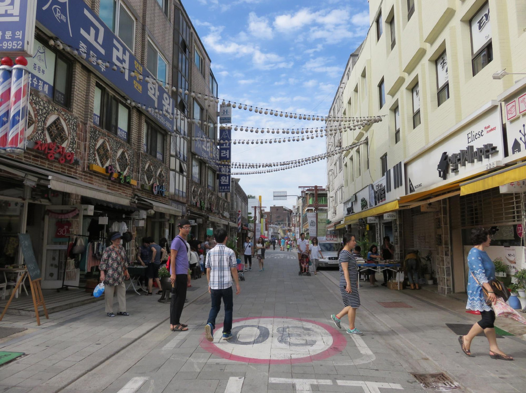 Haenggung Street-水原市必去景点