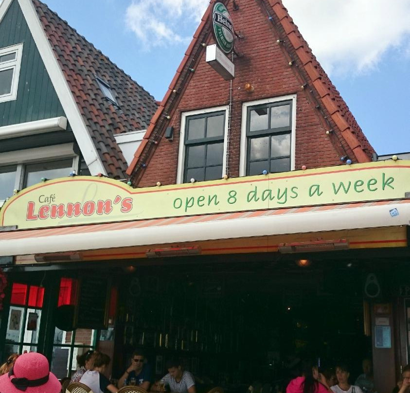 Cafe Lennon's
