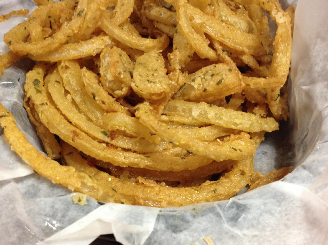 West Olive餐馆和美食-Embassy Bar & Grill