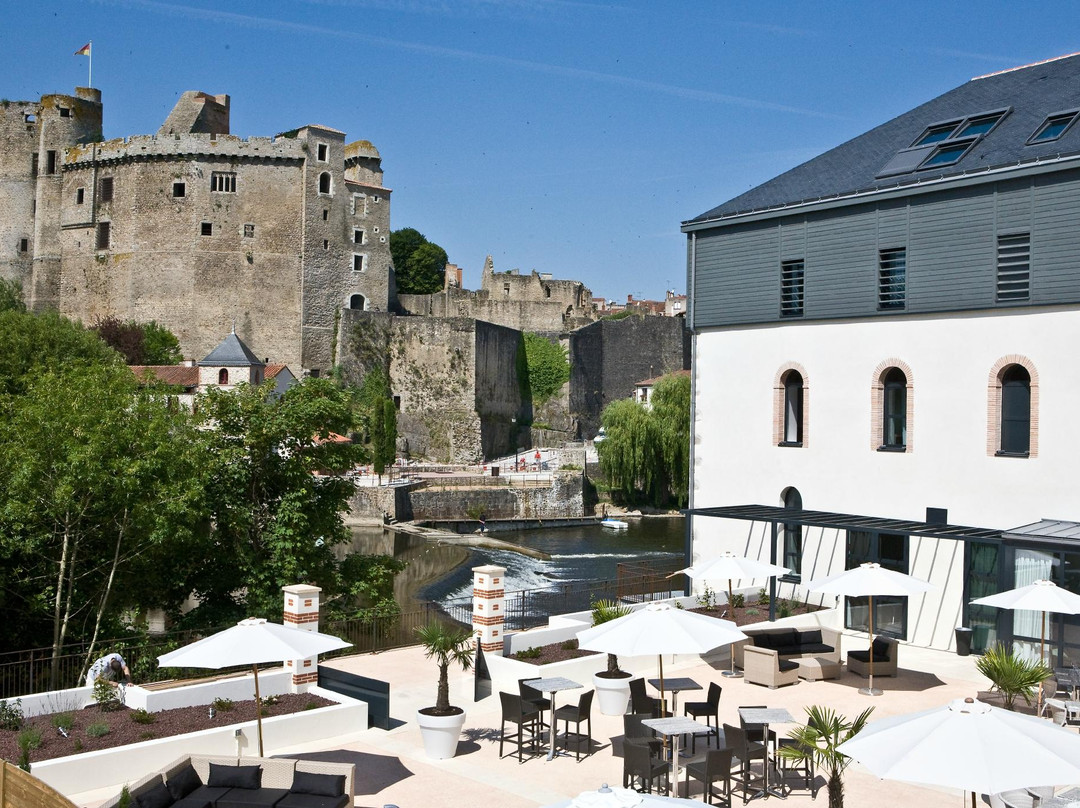 Saint-Crespin-sur-Moine旅游攻略图片