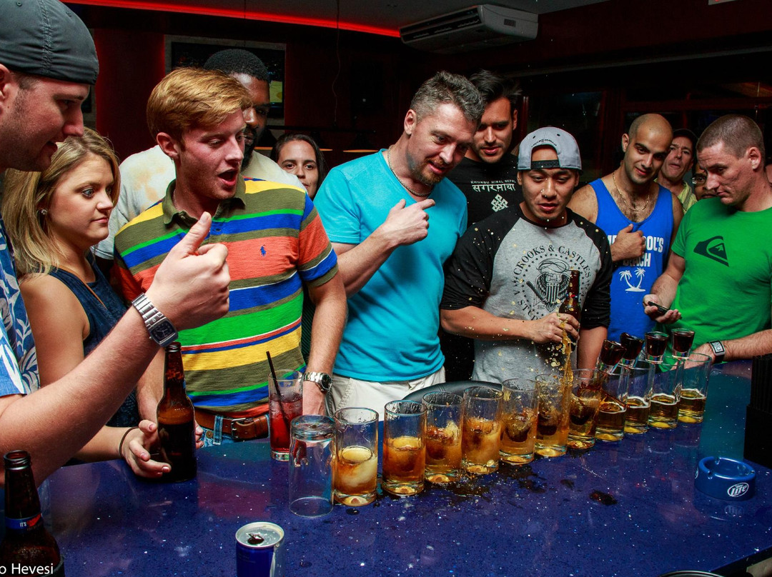 Atlantis Sports Lounge-Cupecoy Bay必去景点