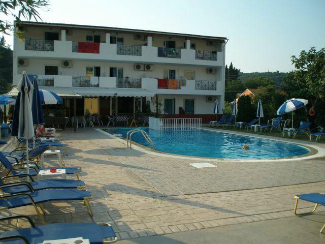 Peroulades酒店住宿-Dimitra's Apartments