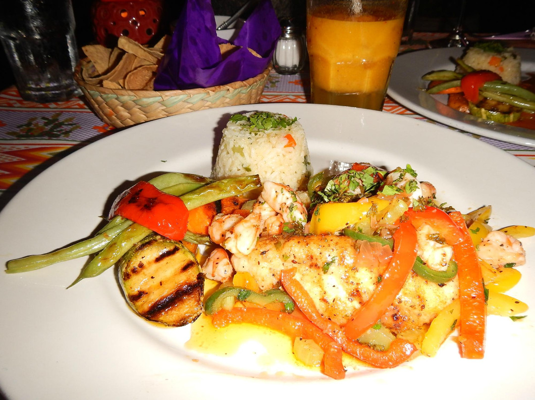 马萨特兰餐馆和美食-Topolo