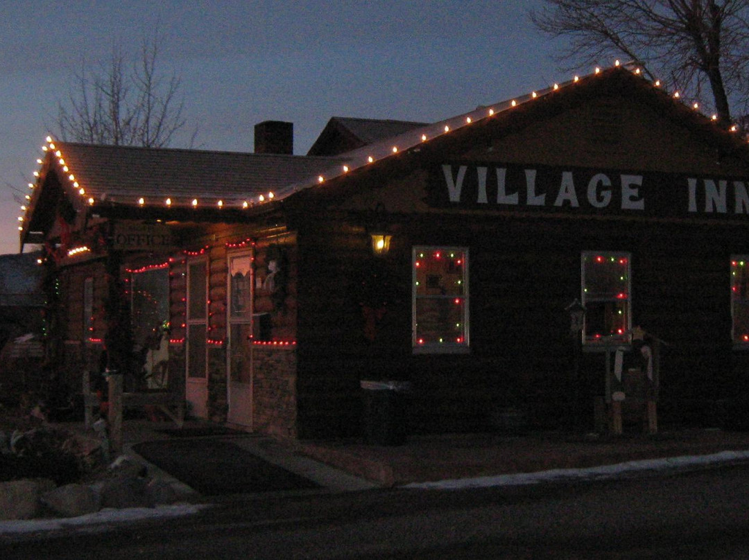 The Village Inn Motel & Restaurant主图