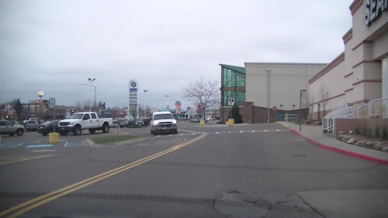 Holiday Village Mall-大瀑布市必去景点